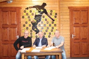 Bakker Bouw sponsort FC Vlotbrug